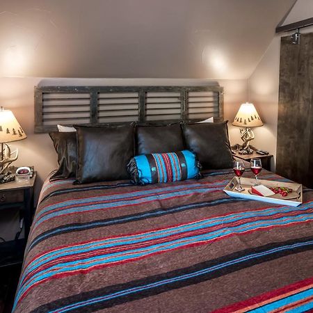 Fifth Dimension, 2 Bedrooms, Wifi, Hot Tub, Game Table, Grill, Sleeps 4 Ruidoso Ngoại thất bức ảnh