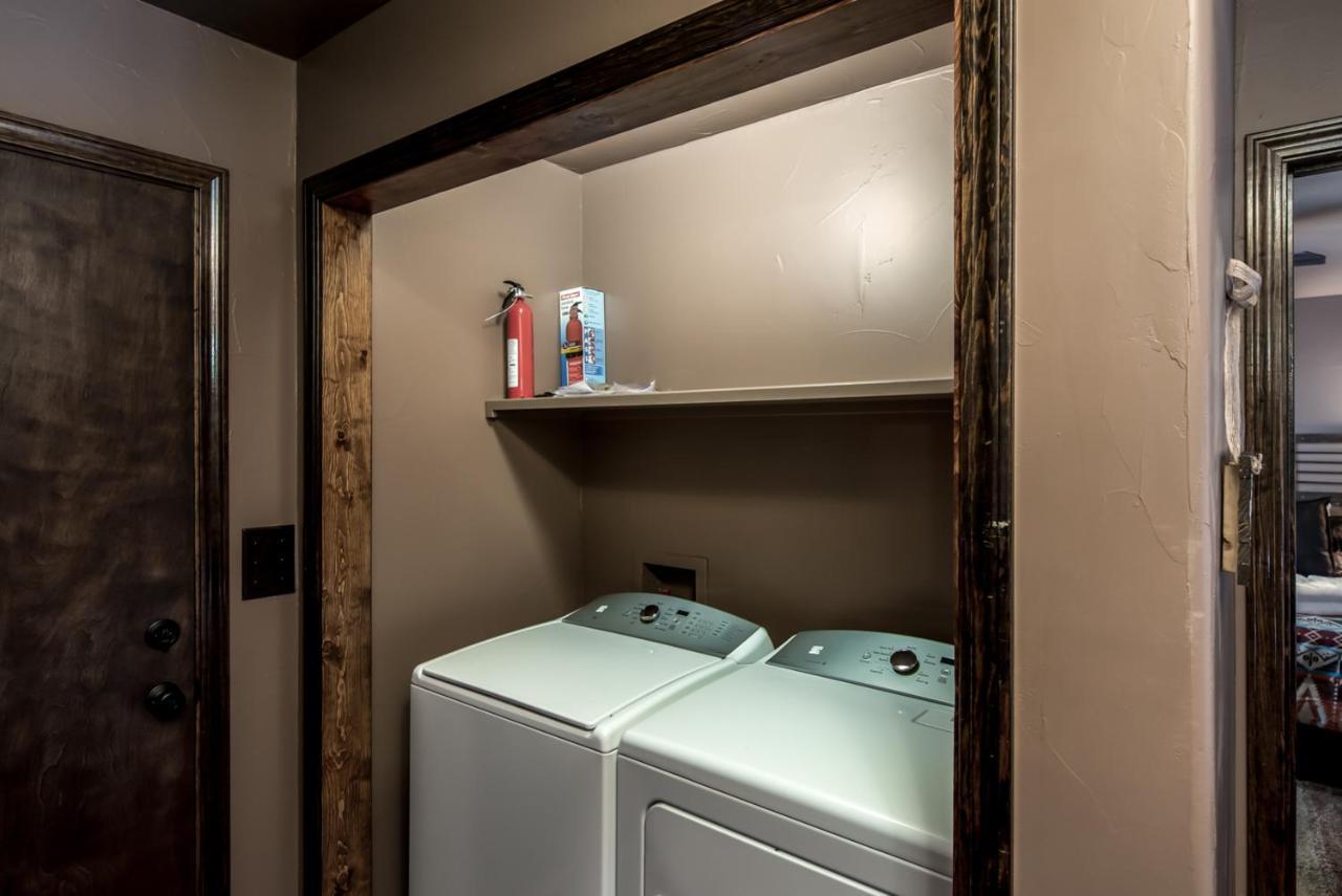 Fifth Dimension, 2 Bedrooms, Wifi, Hot Tub, Game Table, Grill, Sleeps 4 Ruidoso Ngoại thất bức ảnh